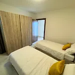 Διαμέρισμα New 2 Bedroom Sunset Penthouse By Mabeli