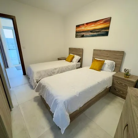 Διαμέρισμα New 2 Bedroom Sunset Penthouse By Mabeli