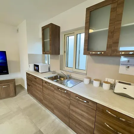 New 2 Bedroom Sunset Penthouse By Mabeli Daire Is-Swieqi